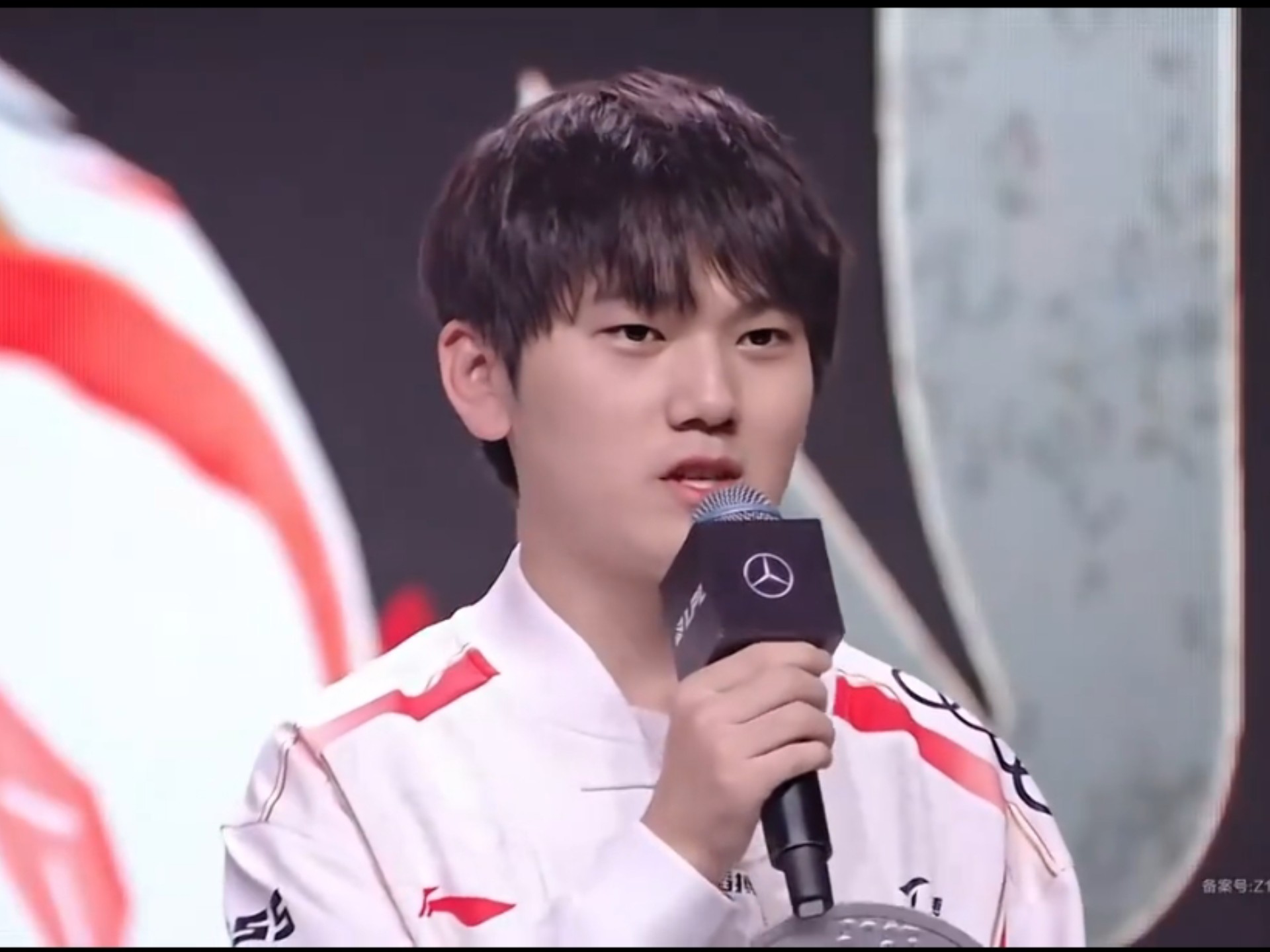 开云体育APP持续失利引发热议！，JackeyLove在TES比赛中重返赛场上演精彩一战的简单介绍