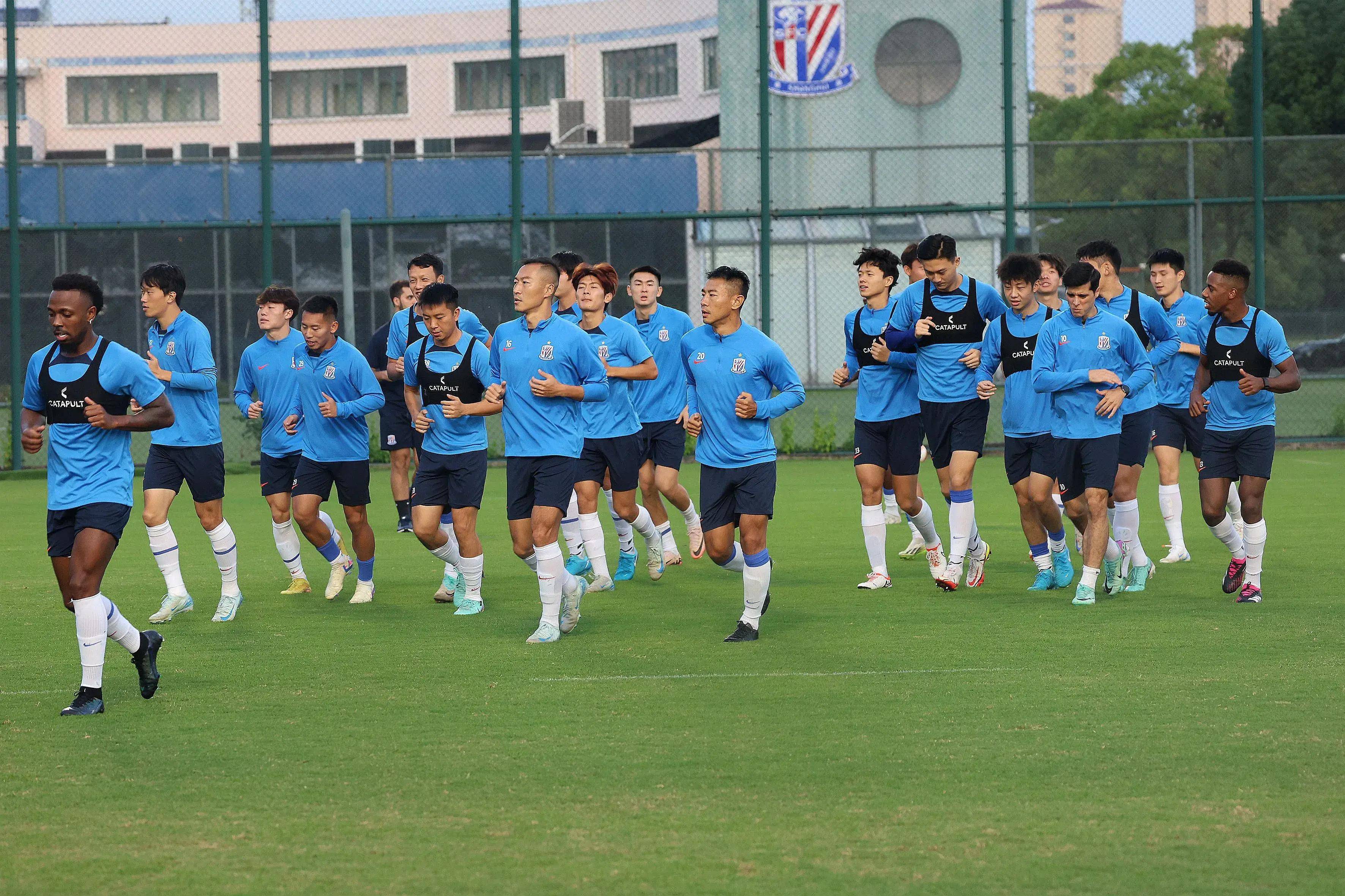 国王杯冲刺阶段再迎强敌，圣安东尼奥马刺伤情更新，主帅态度——悬念犹存，临场指挥获称赞的简单介绍